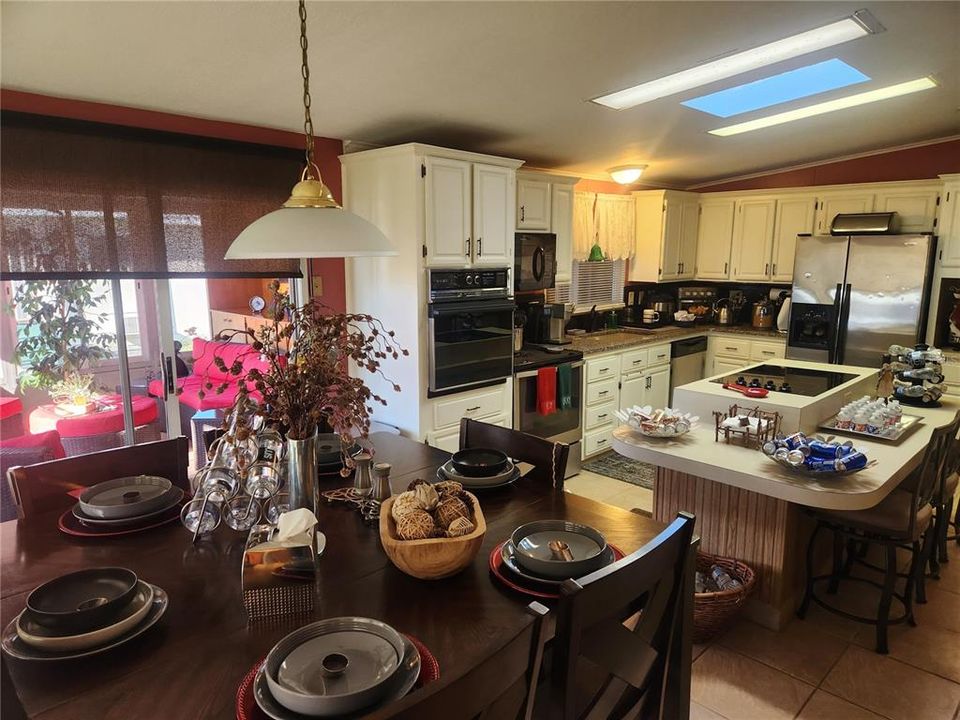 В аренду: $2,000 (2 спален, 2 ванн, 1724 Квадратных фут)