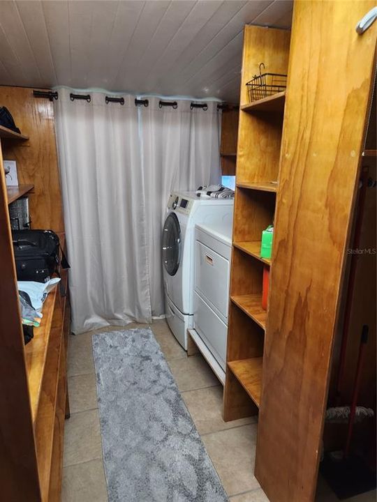 В аренду: $2,000 (2 спален, 2 ванн, 1724 Квадратных фут)