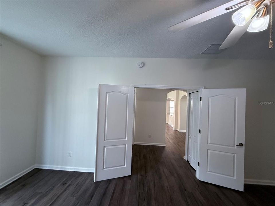 En Venta: $487,000 (5 camas, 2 baños, 3622 Pies cuadrados)