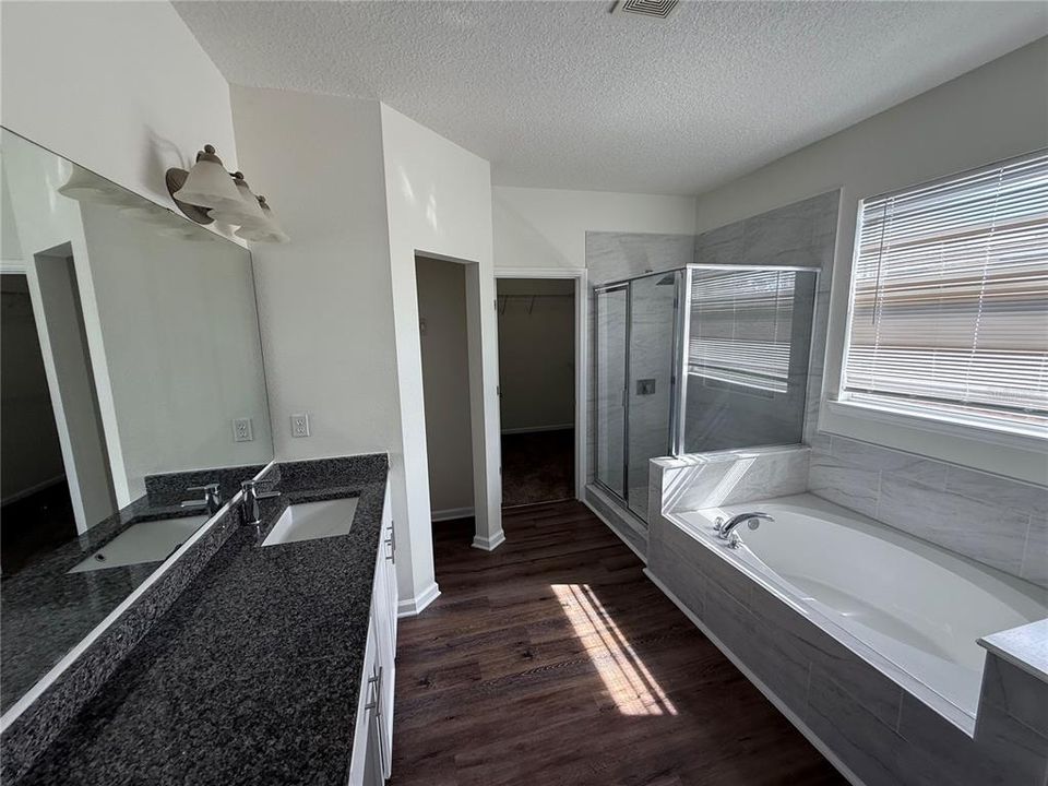 En Venta: $487,000 (5 camas, 2 baños, 3622 Pies cuadrados)