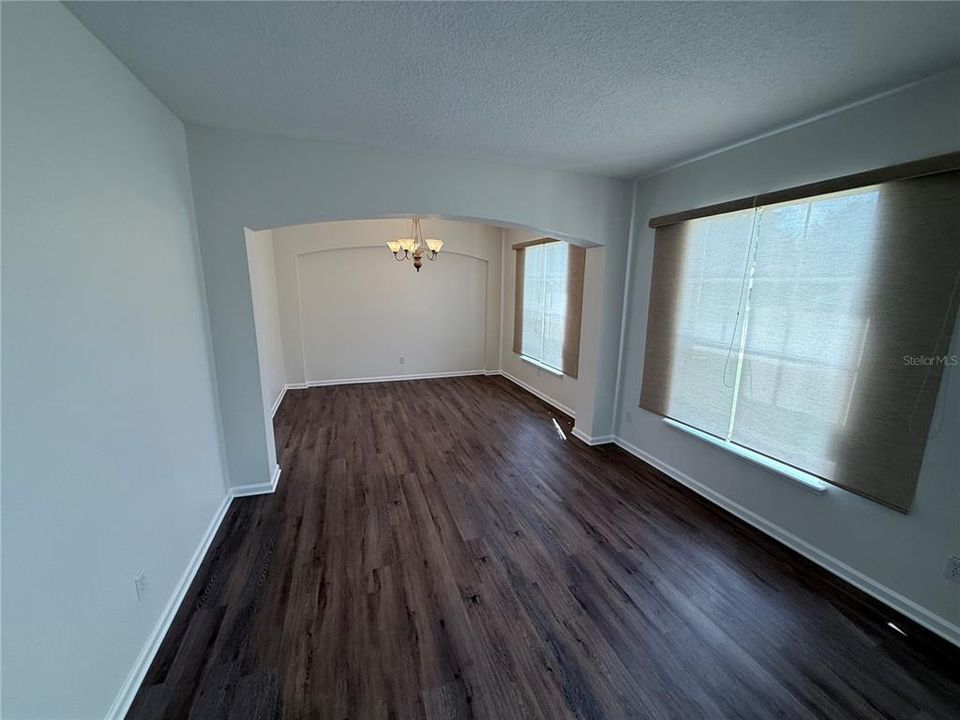 En Venta: $487,000 (5 camas, 2 baños, 3622 Pies cuadrados)