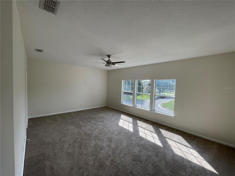 En Venta: $487,000 (5 camas, 2 baños, 3622 Pies cuadrados)