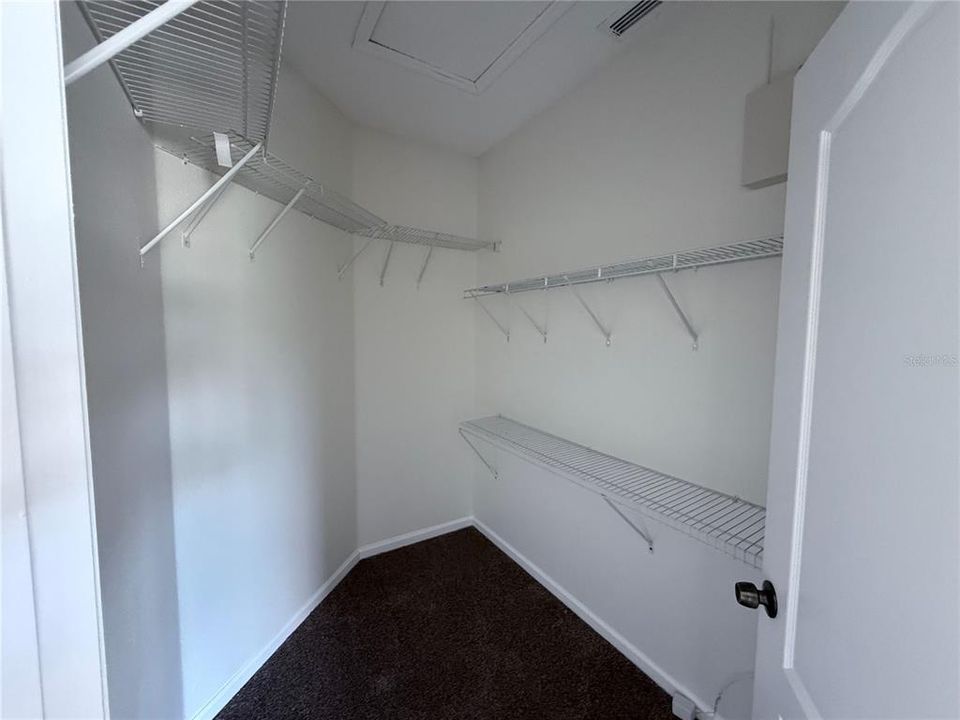 En Venta: $487,000 (5 camas, 2 baños, 3622 Pies cuadrados)