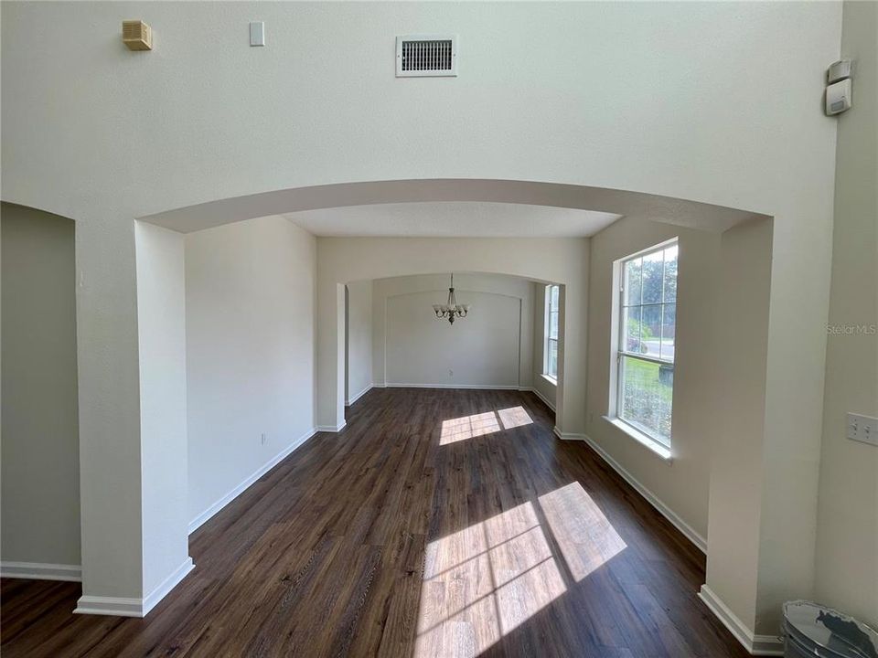 En Venta: $487,000 (5 camas, 2 baños, 3622 Pies cuadrados)