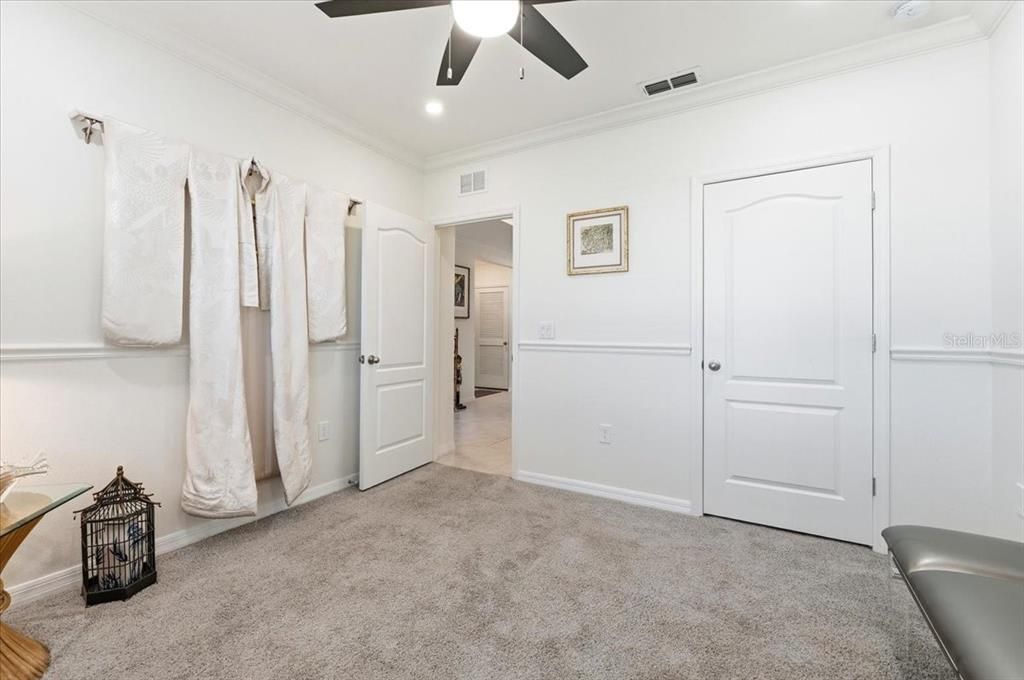 For Sale: $330,000 (3 beds, 2 baths, 1697 Square Feet)