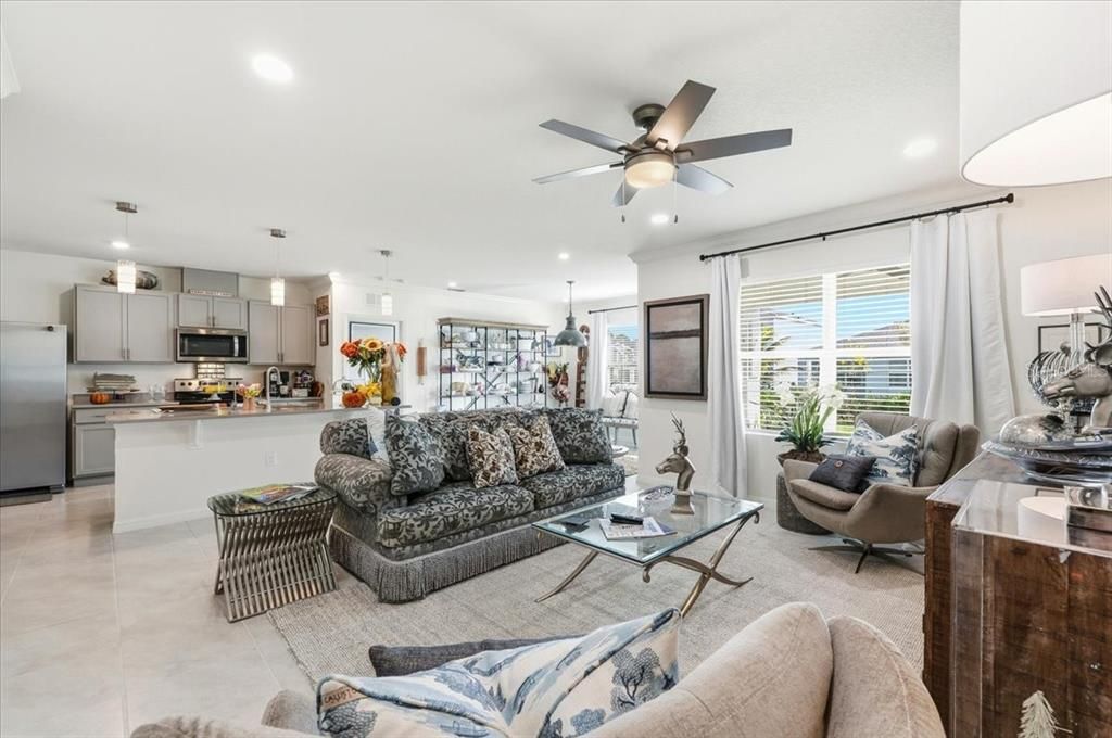 For Sale: $330,000 (3 beds, 2 baths, 1697 Square Feet)