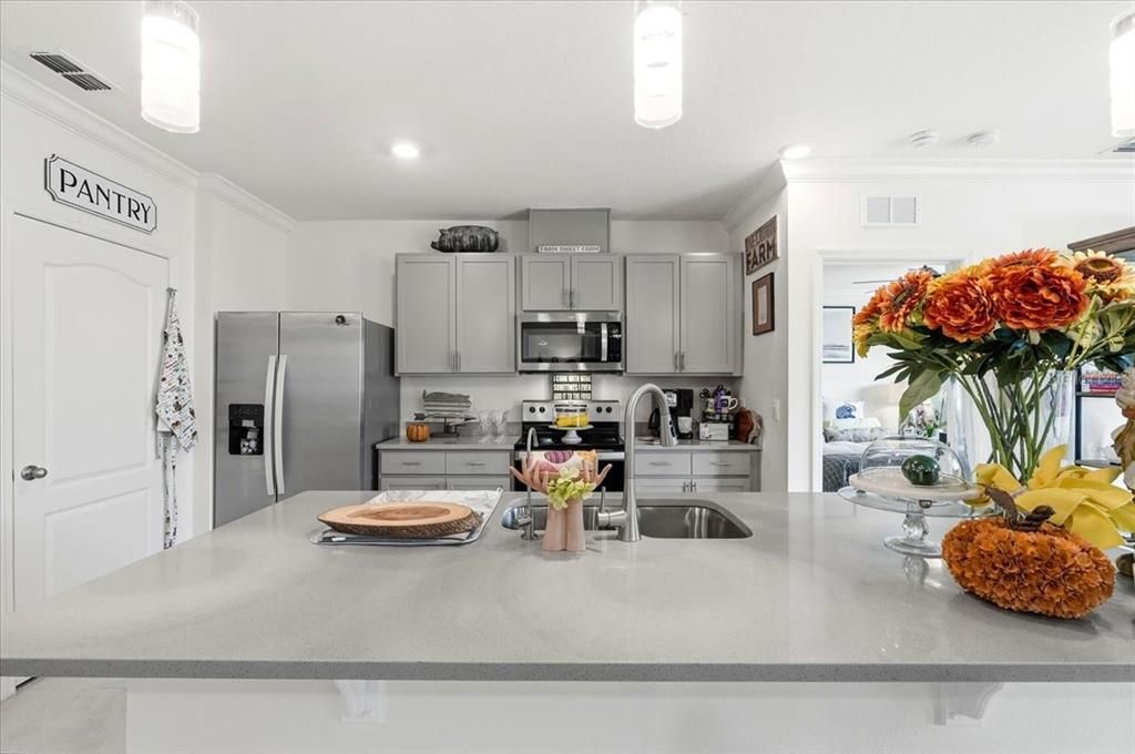 For Sale: $330,000 (3 beds, 2 baths, 1697 Square Feet)