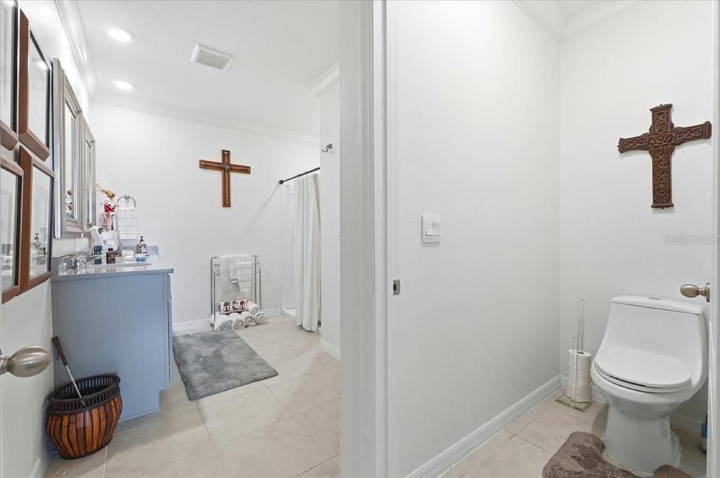 For Sale: $330,000 (3 beds, 2 baths, 1697 Square Feet)