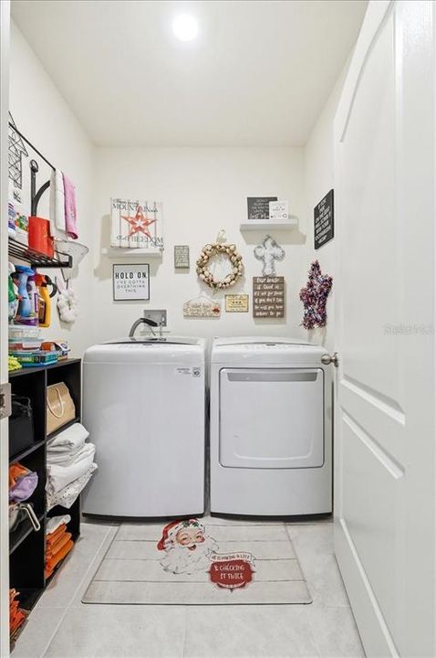 For Sale: $330,000 (3 beds, 2 baths, 1697 Square Feet)