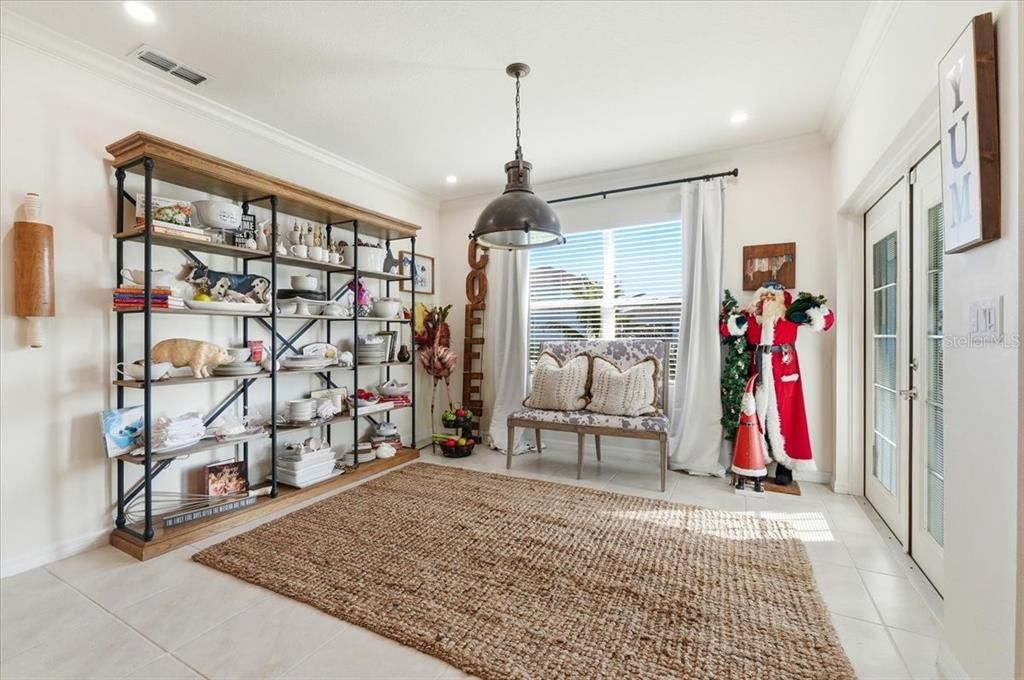 For Sale: $330,000 (3 beds, 2 baths, 1697 Square Feet)