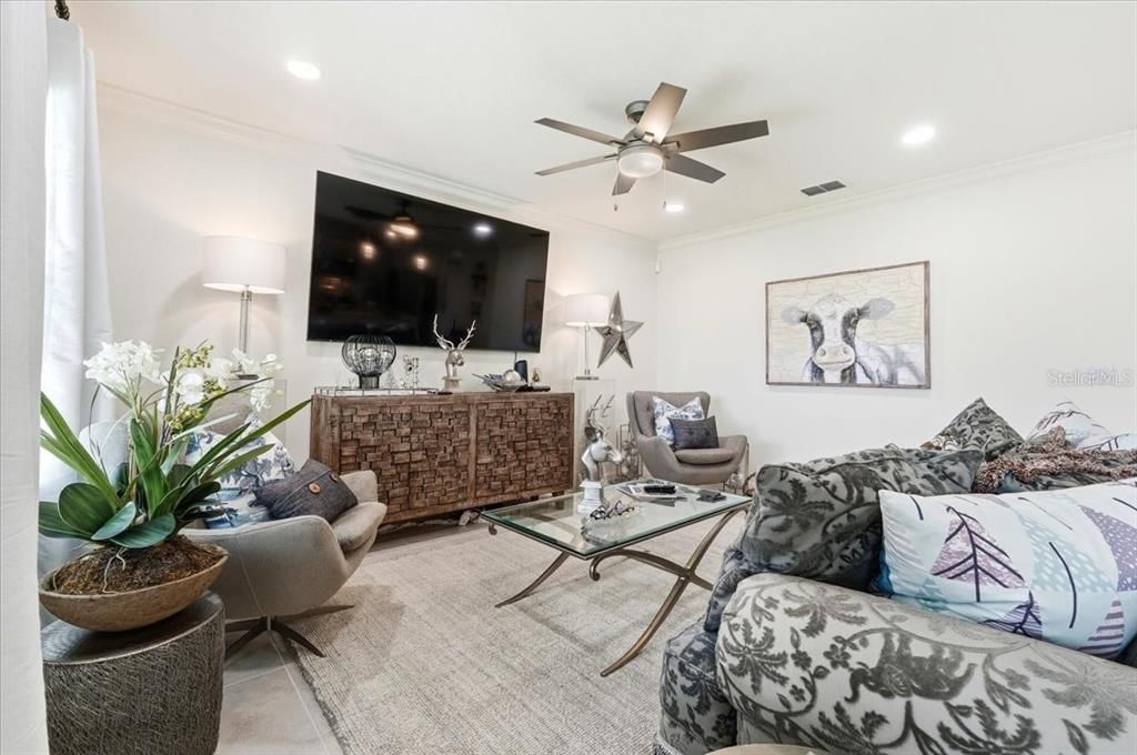 For Sale: $330,000 (3 beds, 2 baths, 1697 Square Feet)