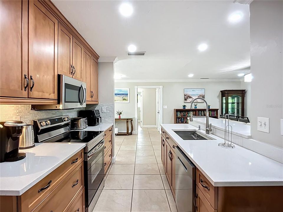 На продажу: $699,000 (4 спален, 3 ванн, 2080 Квадратных фут)