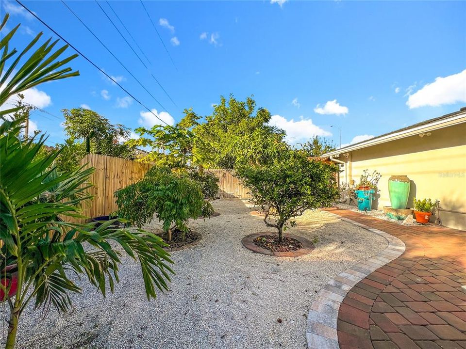 На продажу: $699,000 (4 спален, 3 ванн, 2080 Квадратных фут)