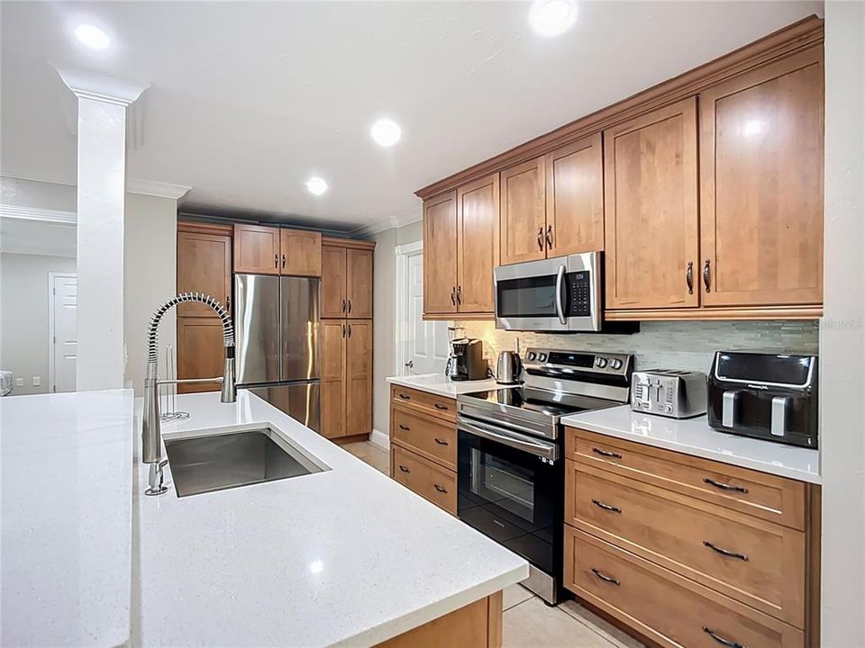 На продажу: $699,000 (4 спален, 3 ванн, 2080 Квадратных фут)