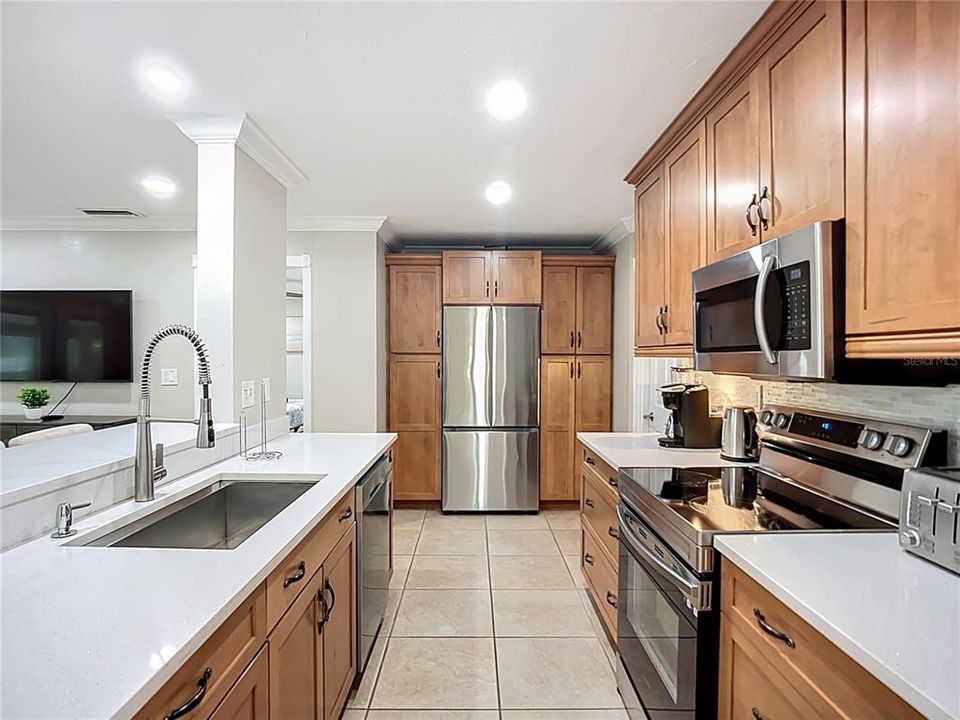 На продажу: $699,000 (4 спален, 3 ванн, 2080 Квадратных фут)