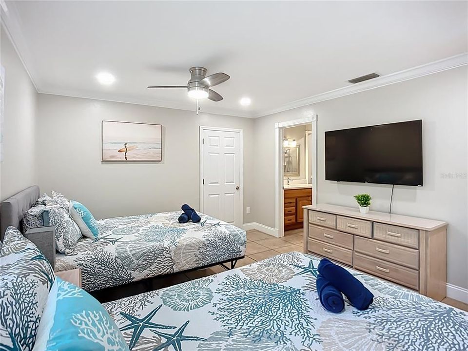 На продажу: $699,000 (4 спален, 3 ванн, 2080 Квадратных фут)