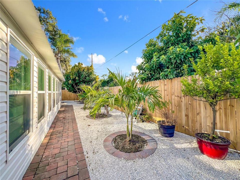 На продажу: $699,000 (4 спален, 3 ванн, 2080 Квадратных фут)