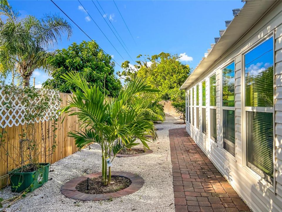 На продажу: $699,000 (4 спален, 3 ванн, 2080 Квадратных фут)