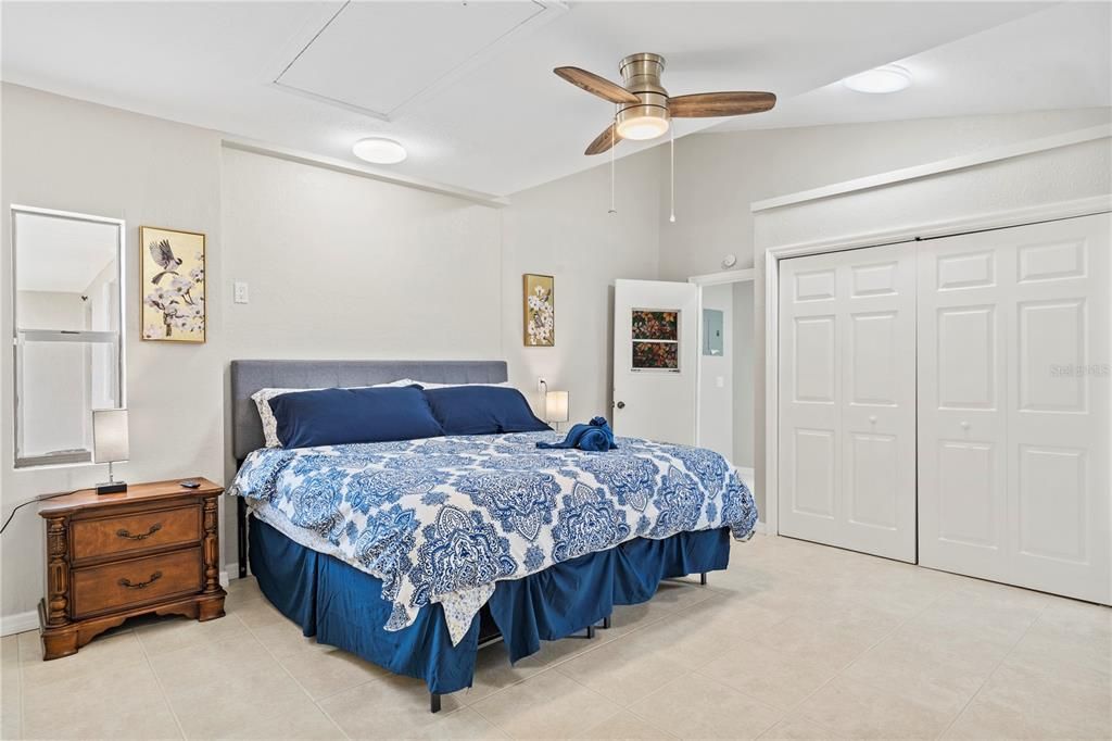 For Sale: $299,000 (4 beds, 2 baths, 1400 Square Feet)