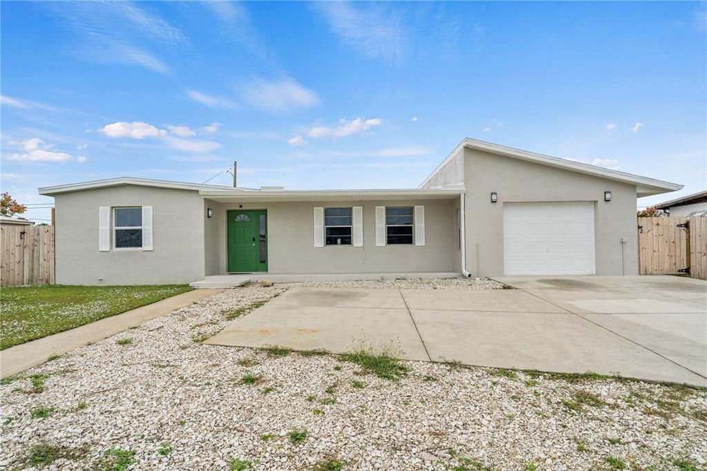 For Sale: $299,000 (4 beds, 2 baths, 1400 Square Feet)