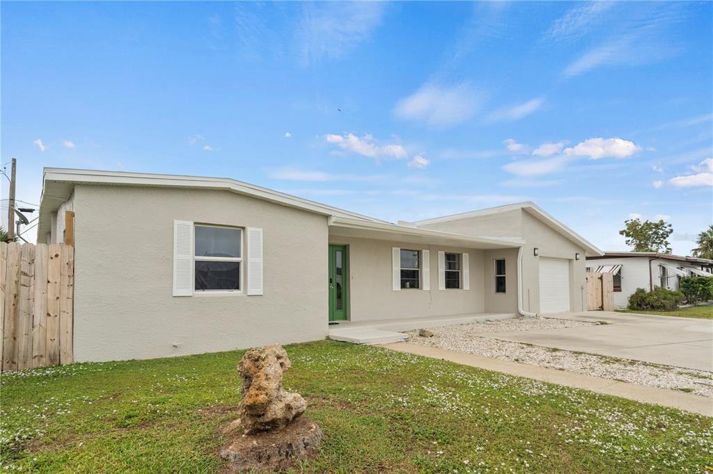 For Sale: $299,000 (4 beds, 2 baths, 1400 Square Feet)