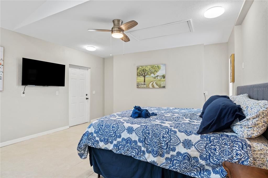 For Sale: $299,000 (4 beds, 2 baths, 1400 Square Feet)