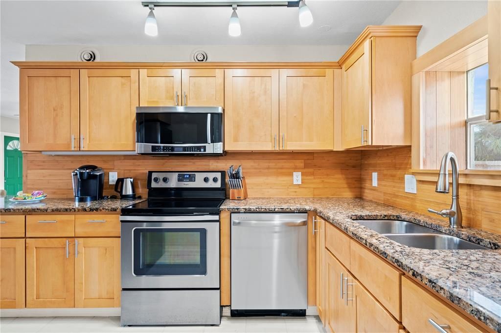 For Sale: $299,000 (4 beds, 2 baths, 1400 Square Feet)