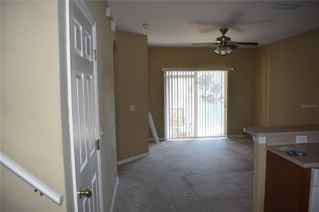 For Sale: $275,000 (3 beds, 3 baths, 1653 Square Feet)