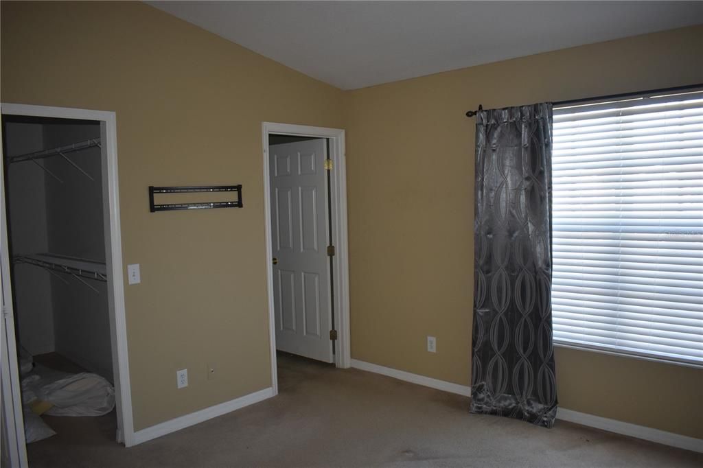 For Sale: $275,000 (3 beds, 3 baths, 1653 Square Feet)