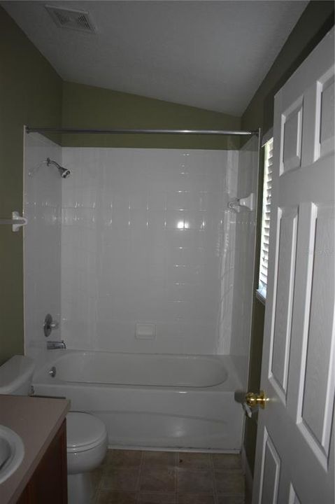 For Sale: $275,000 (3 beds, 3 baths, 1653 Square Feet)