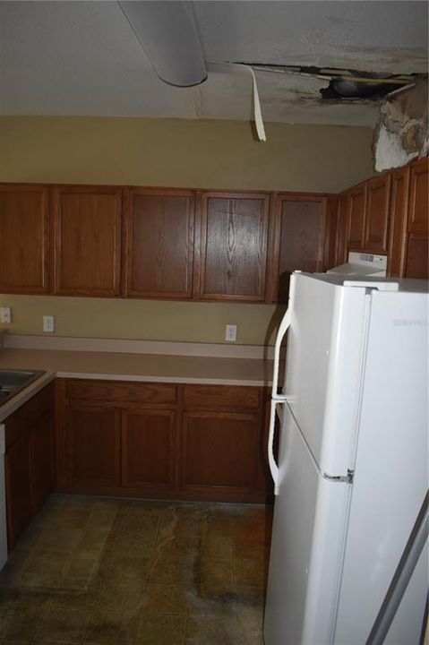 For Sale: $275,000 (3 beds, 3 baths, 1653 Square Feet)