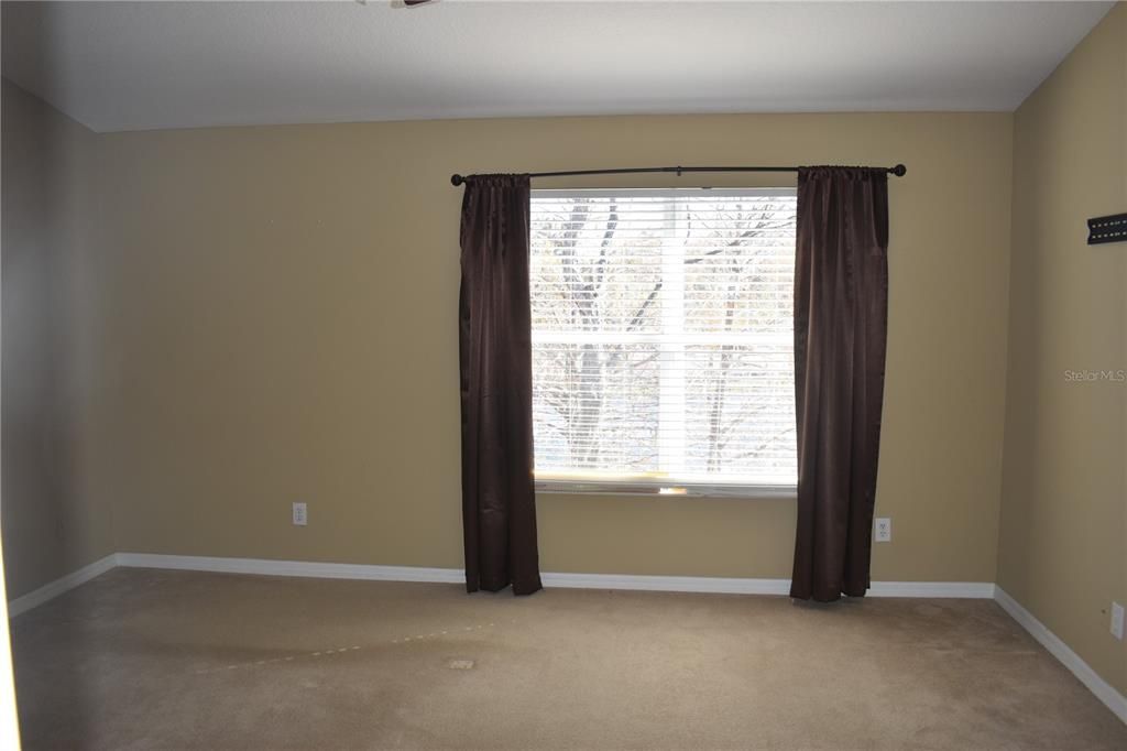 For Sale: $275,000 (3 beds, 3 baths, 1653 Square Feet)