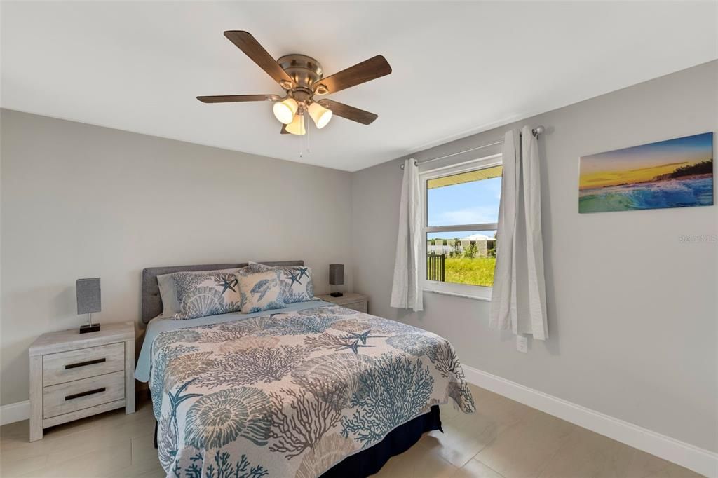 For Sale: $399,000 (3 beds, 2 baths, 1095 Square Feet)