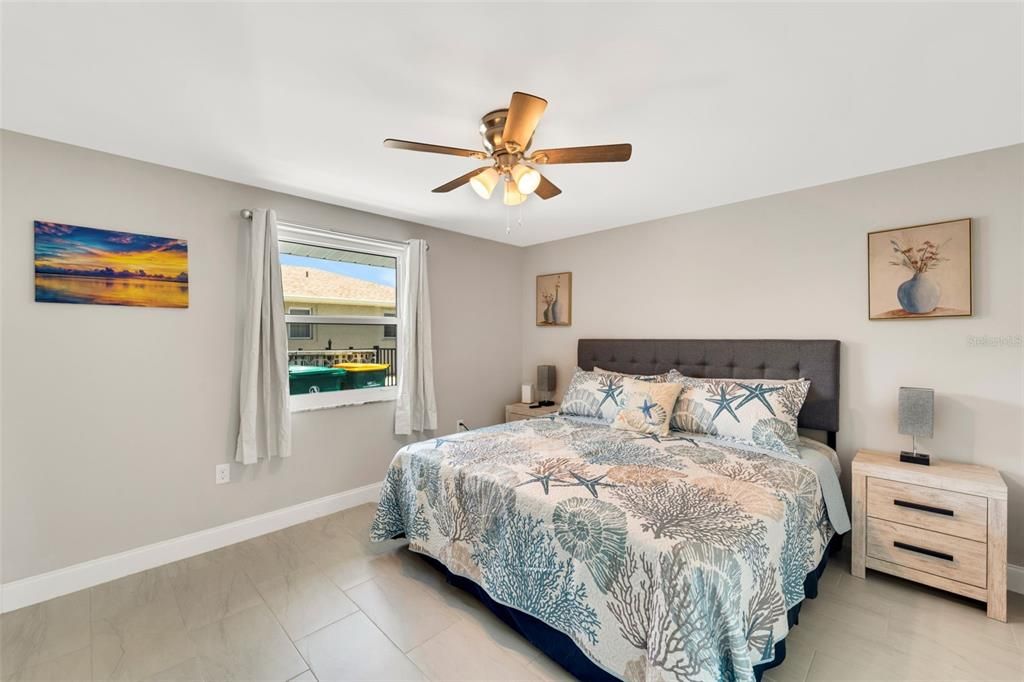 For Sale: $399,000 (3 beds, 2 baths, 1095 Square Feet)