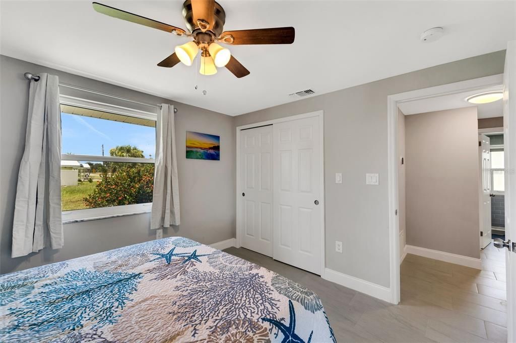 For Sale: $399,000 (3 beds, 2 baths, 1095 Square Feet)