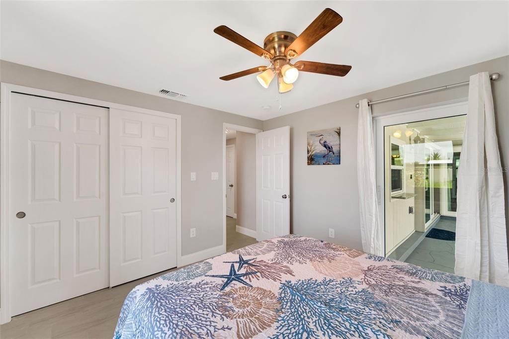 For Sale: $399,000 (3 beds, 2 baths, 1095 Square Feet)