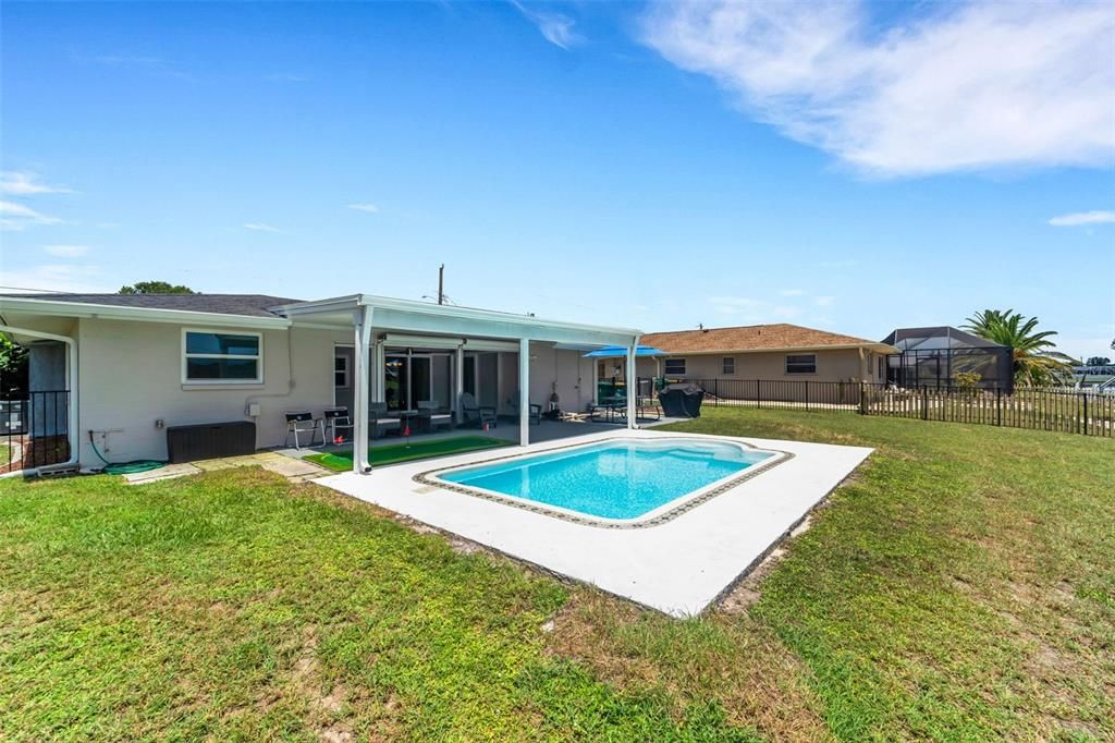 For Sale: $399,000 (3 beds, 2 baths, 1095 Square Feet)