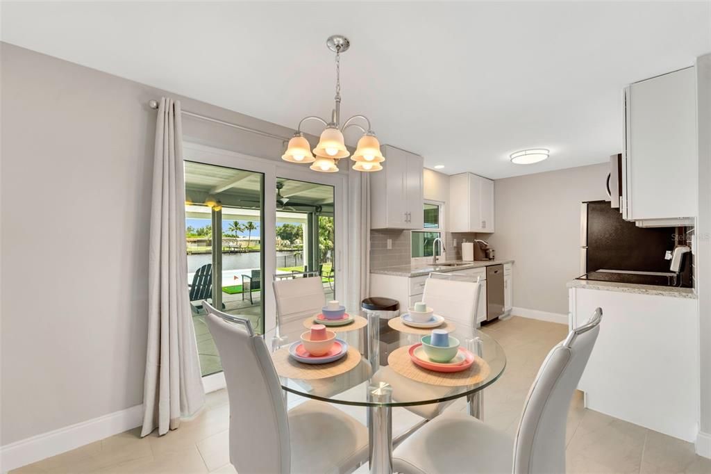 For Sale: $399,000 (3 beds, 2 baths, 1095 Square Feet)