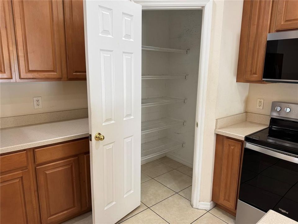 En Renta: $2,695 (4 camas, 3 baños, 2110 Pies cuadrados)