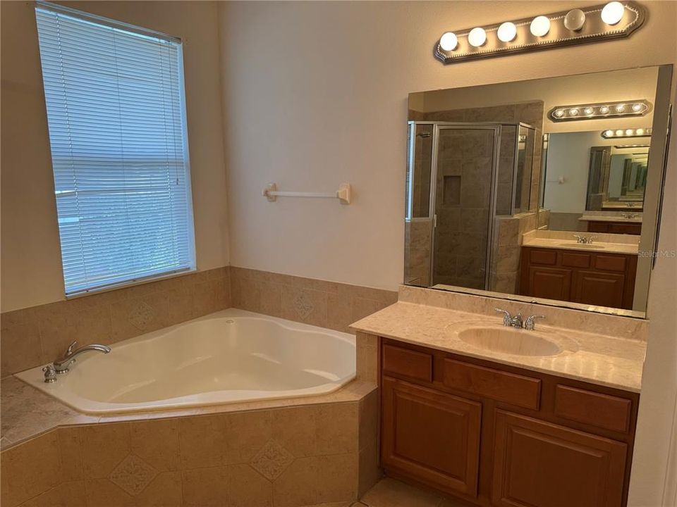 En Renta: $2,695 (4 camas, 3 baños, 2110 Pies cuadrados)