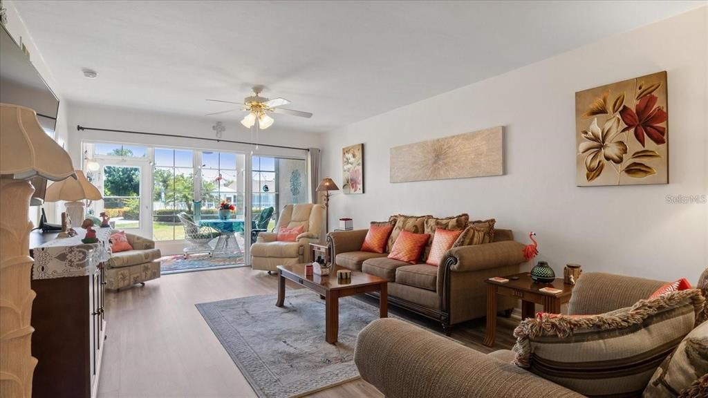 For Sale: $235,000 (3 beds, 2 baths, 1348 Square Feet)