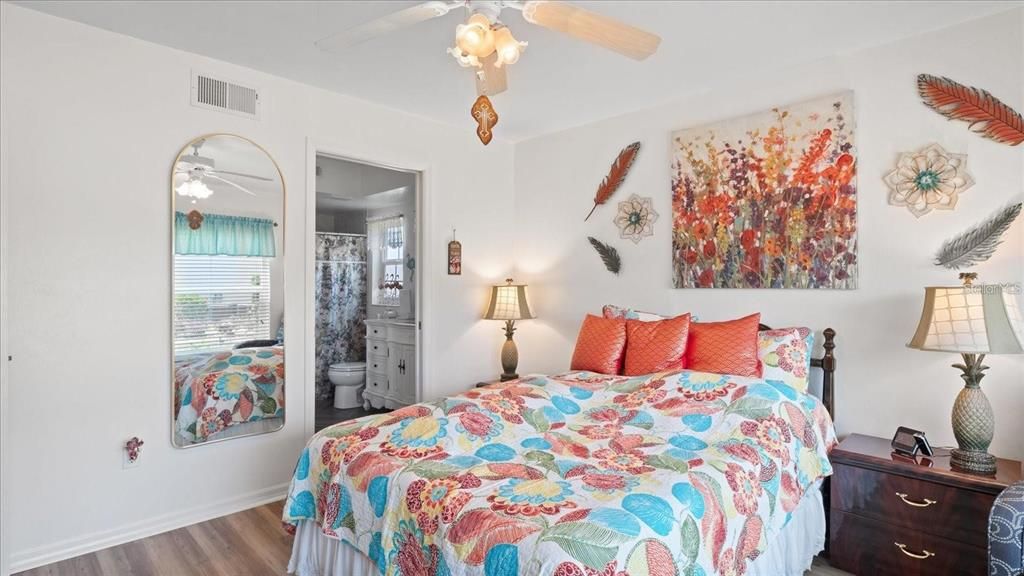 For Sale: $235,000 (3 beds, 2 baths, 1348 Square Feet)