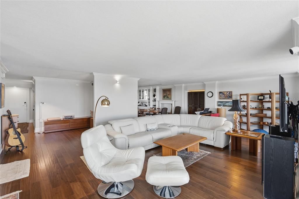 For Sale: $795,000 (2 beds, 2 baths, 1685 Square Feet)