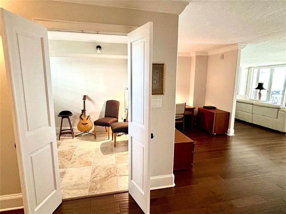 For Sale: $795,000 (2 beds, 2 baths, 1685 Square Feet)