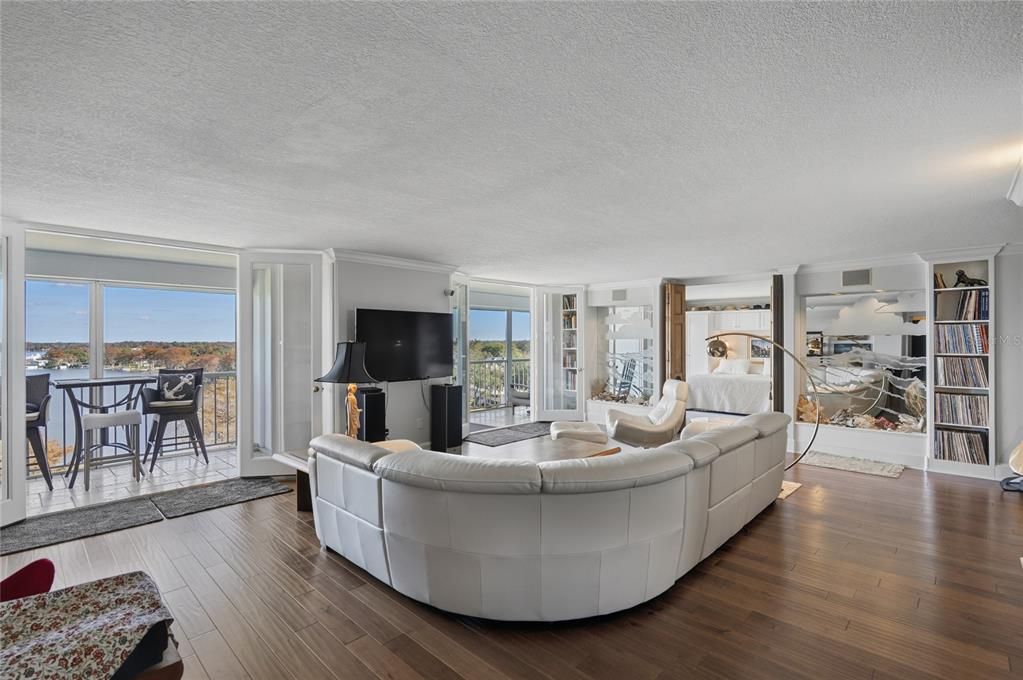 For Sale: $795,000 (2 beds, 2 baths, 1685 Square Feet)