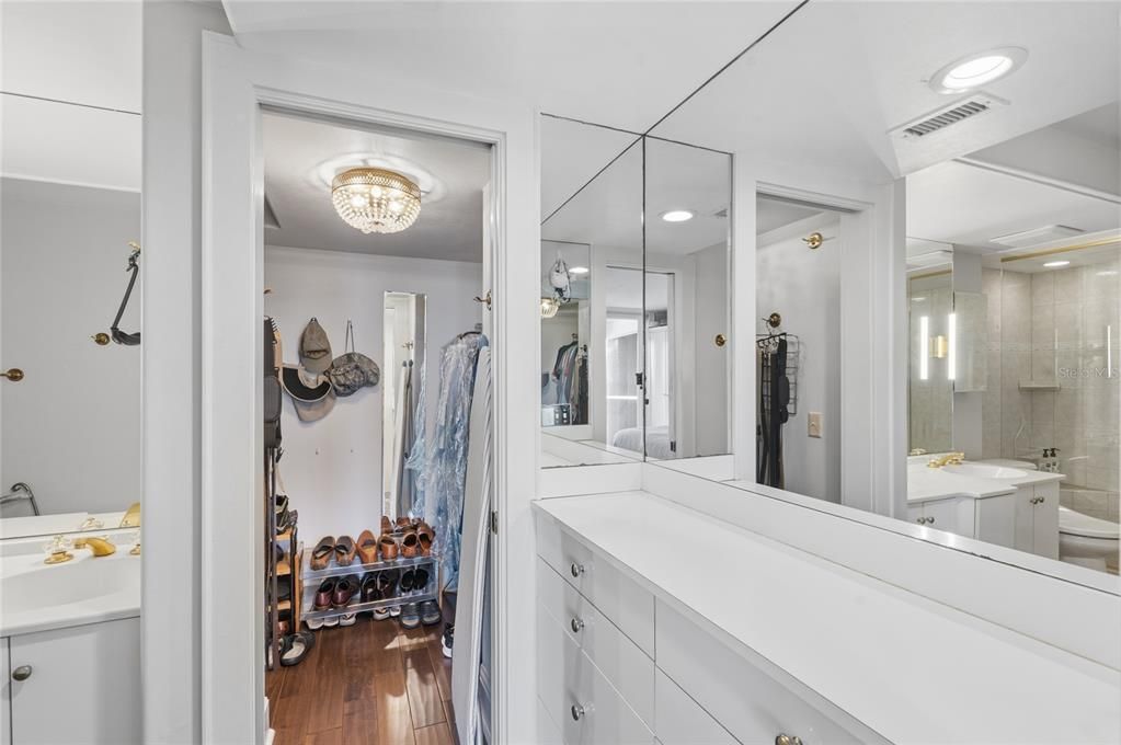 For Sale: $795,000 (2 beds, 2 baths, 1685 Square Feet)