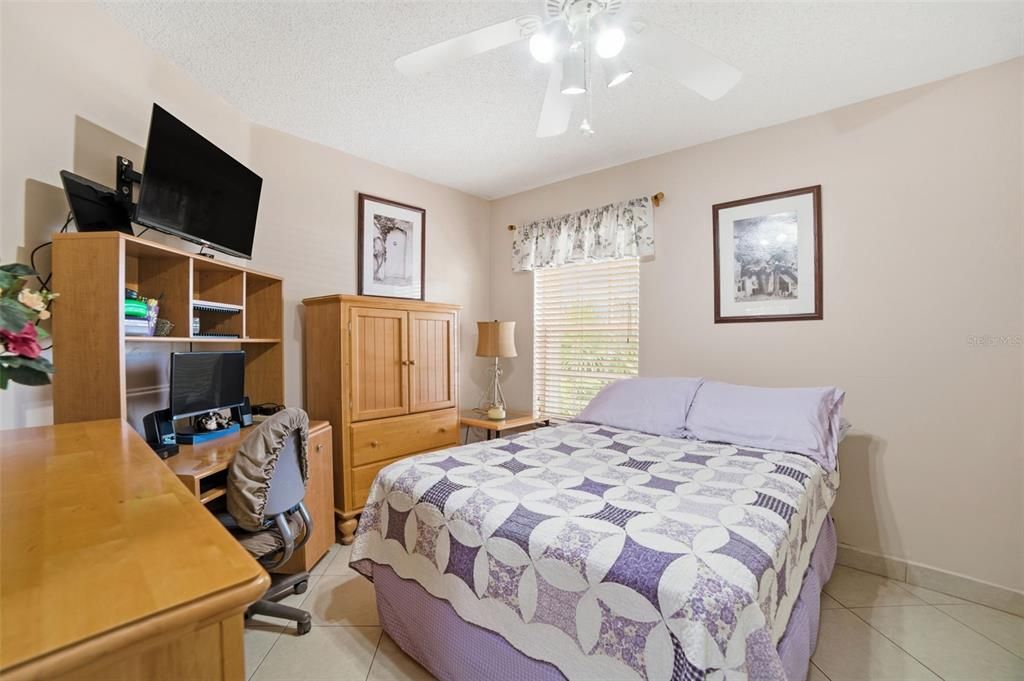 На продажу: $499,999 (4 спален, 2 ванн, 1651 Квадратных фут)