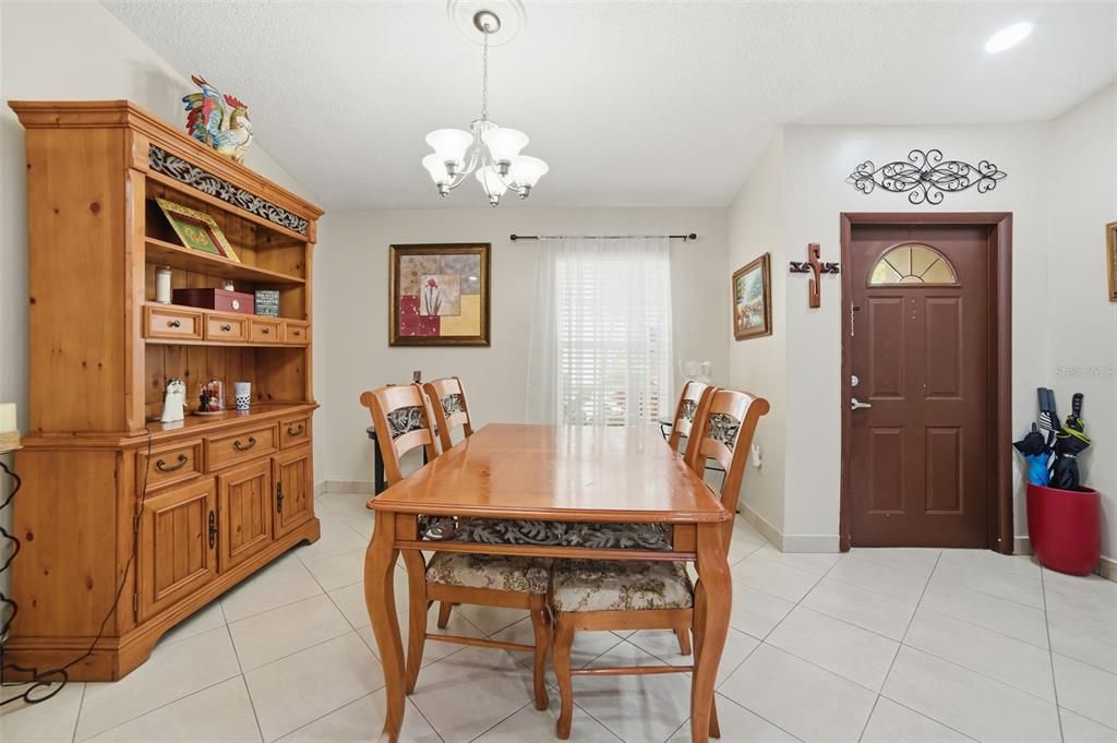 На продажу: $499,999 (4 спален, 2 ванн, 1651 Квадратных фут)