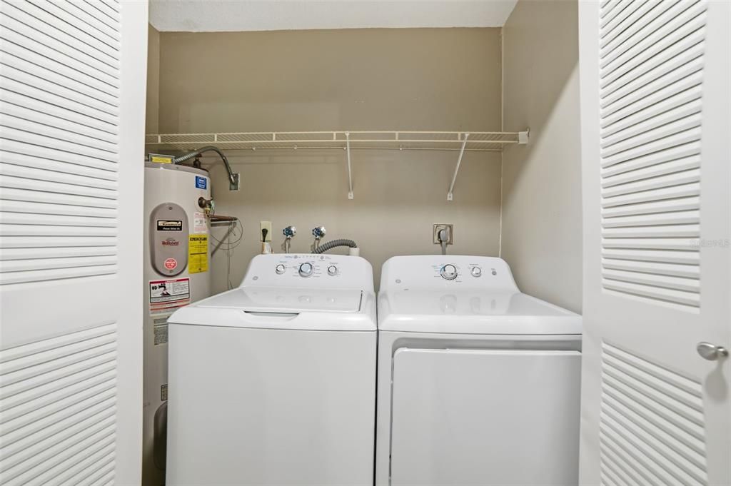 На продажу: $499,999 (4 спален, 2 ванн, 1651 Квадратных фут)