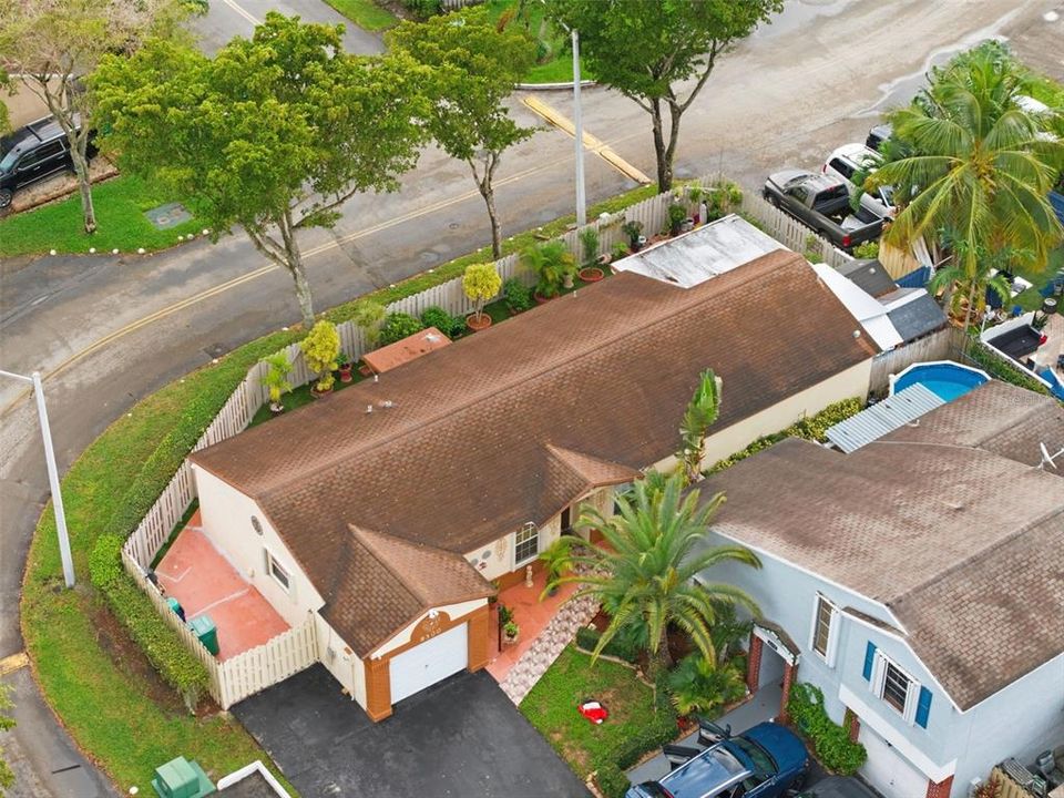 На продажу: $499,999 (4 спален, 2 ванн, 1651 Квадратных фут)